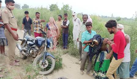 किसान की गला घांेटकर हत्या, चेहरे पर चोट के निशान मांट रजवाहे की पटरी पर धनपुरा गांव के समीप पड़ा मिला मृतक का शवः शव के पास पड़ी मिली शराब की खाली बोतल, नमकीन के पाउच व मृतक की बाईकः