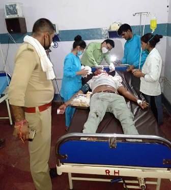 बाइक से बाइक की टक्कर, सड़क हादसे में युवक घायल