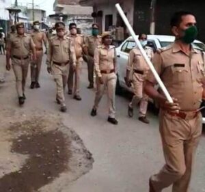 महिला एवं बाल सहायता डेस्क का शुभारंभ, पुलिस ने त्योहार को देखते हुए किया फ्लैग मार्च