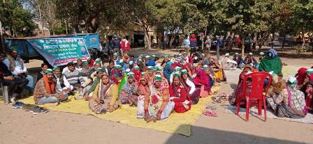 किसानों को प्रशासन ने नहीं जाने दिया दिल्ली, घर के अंदर किया नजरबंद