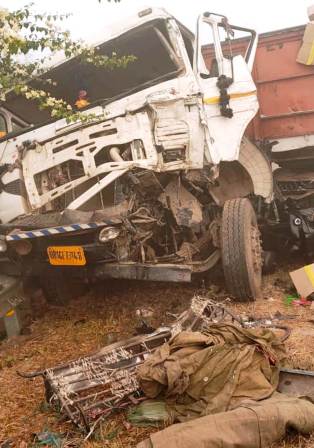 कोहरा बना सफर के लिए कहर, यमुना एक्सप्रेस वे पर कई गाडियां भिड़ी, दो की हुई मौत