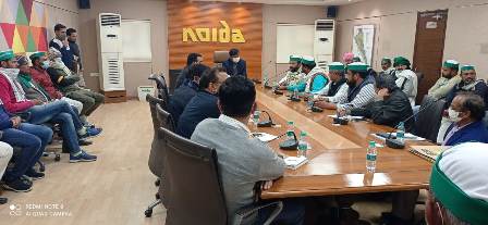 भाकियू ने किसानों की समस्या को लेकर नोएडा प्राधिकरण के साथ की बैठक, अग्रिम निर्णय तक महापंचायत स्थगित