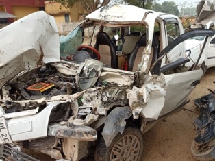 यमुना एक्सप्रेस वे पर जबरजस्त कार व ट्रक की टक्कर में एक की मौत