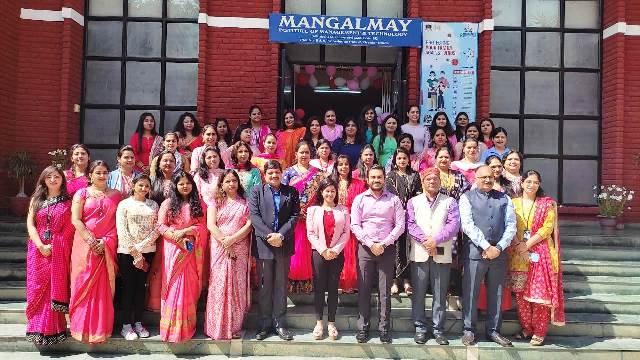 Girls were encouraged on International Women's Day in Mangalmay Sansthan
