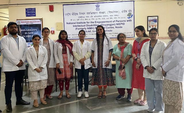 bakson-homeopathic-medical-college-villagers-made-health-aware-health-checkup-pregnant-women