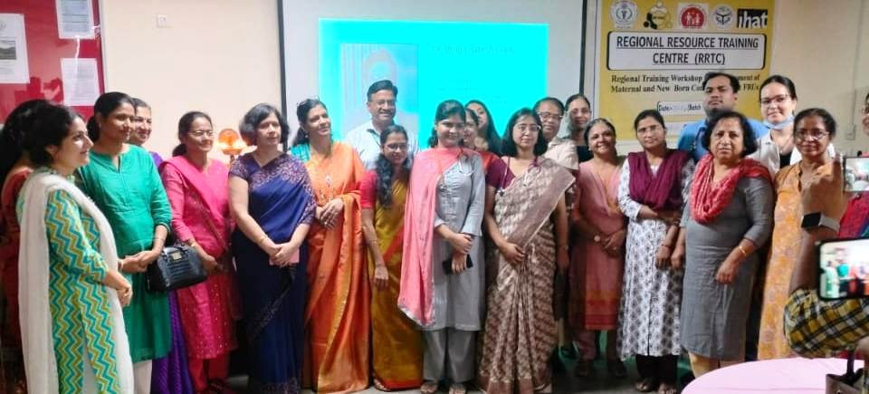 Modern training given to gynecologists and pediatricians in gyms, doctors from nearby districts joined