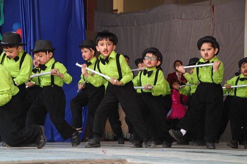 Small children gave an adorable performance on the occasion of Grand Parents Day at St. Joseph's School, Greater Noida.