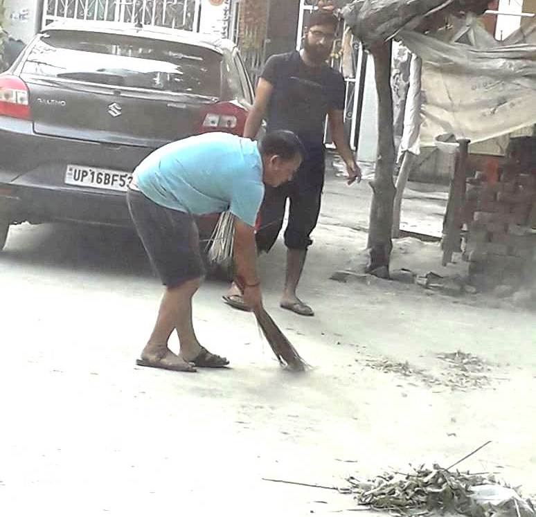 Retired officers are awakening people towards cleanliness