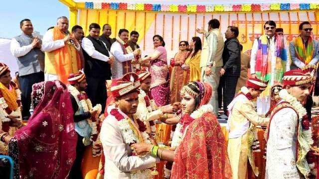 21 pairs of poor girls got married with the help of social worker and entrepreneur Om Prakash Agarwal