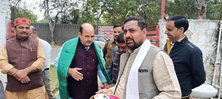 Newly elected Rajya Sabha MP Chaudhary Tejveer Singh reached Gurukul, the art of living is taught in Gurukul.