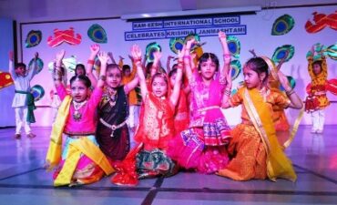 Janmashtami festival celebrated in Ram-ish International School, children gave a captivating presentation