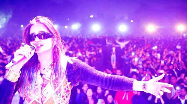 Singer Rashmeet Kaur gave a captivating performance at the fresher party organized at GNIOT Group of Institutions.