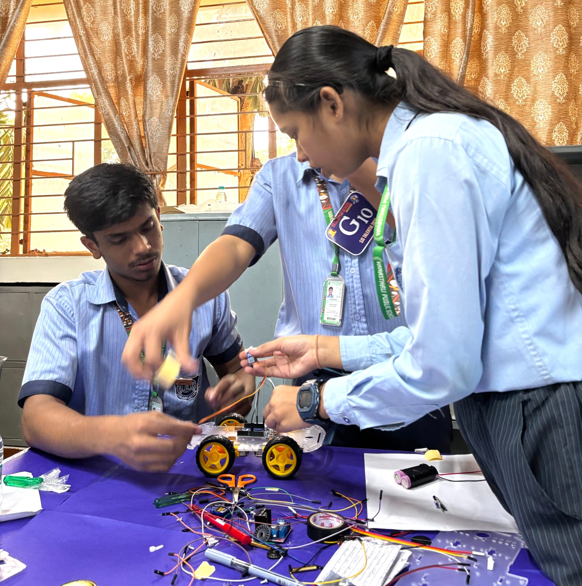 A dozen school children displayed their talent at SJS Talentia, Jewar MLA encouraged them.