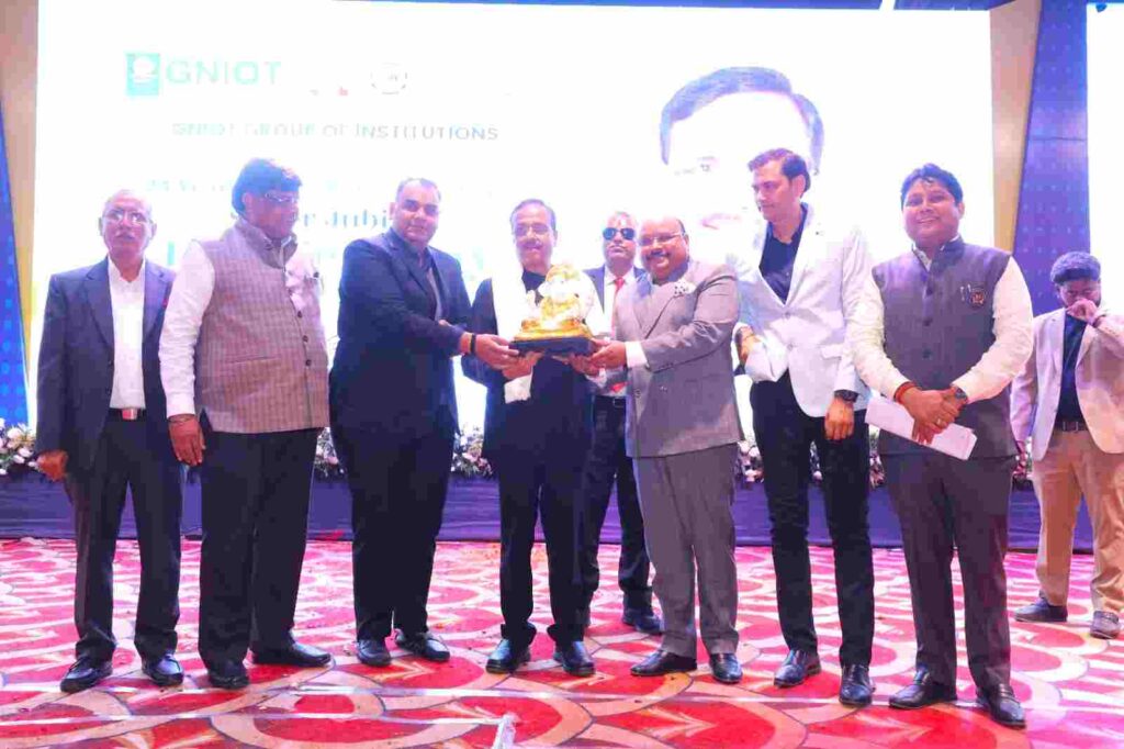 The GNIOT Group's Foundation and Silver Jubilee Celebration was successfully held with grandeur, with leaders from various fields delivering speeches.