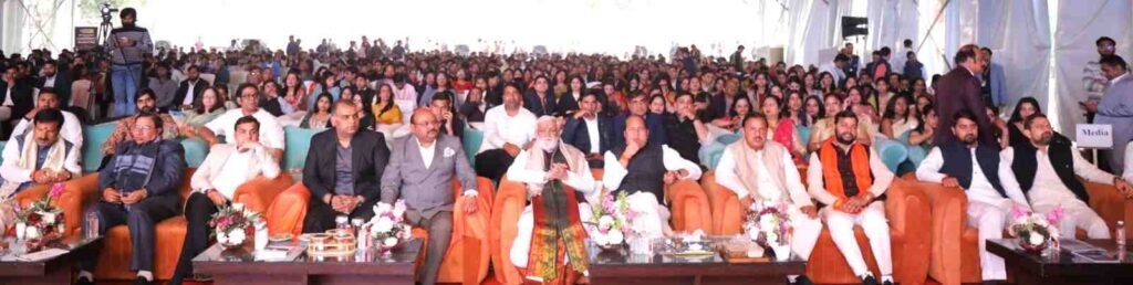 The GNIOT Group's Foundation and Silver Jubilee Celebration was successfully held with grandeur, with leaders from various fields delivering speeches.