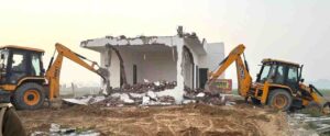 Bulldozers run on the Chief Minister's dream project - Heritage City, clearing land worth approximately Rs 1,000 crore.