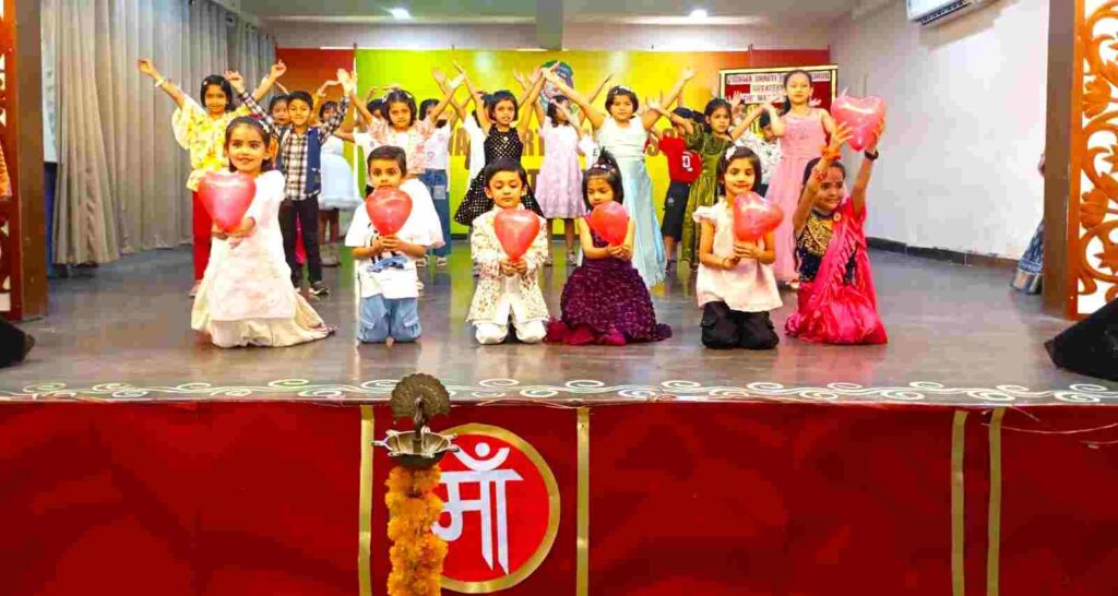 Mother's Day was celebrated in Vishwa Bharti Public School, children gave a wonderful presentation.