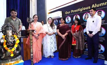 I Business Institute organised 'Guru Abhinandan 2026'; corporate gurus shared their experiences with students
