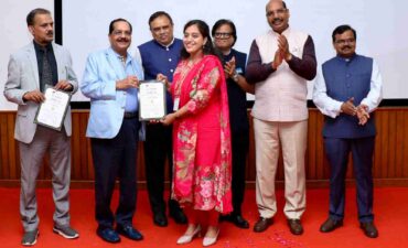 Teachers were honored on Teachers' Day at Sharda University.