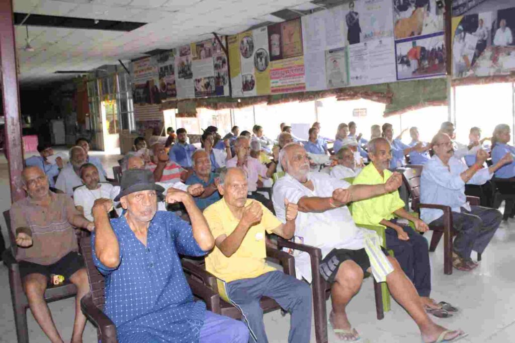 Kailash Institute Physiotherapy Department organised a session at Ramlal Vrudhashram on World Alzheimer's Day