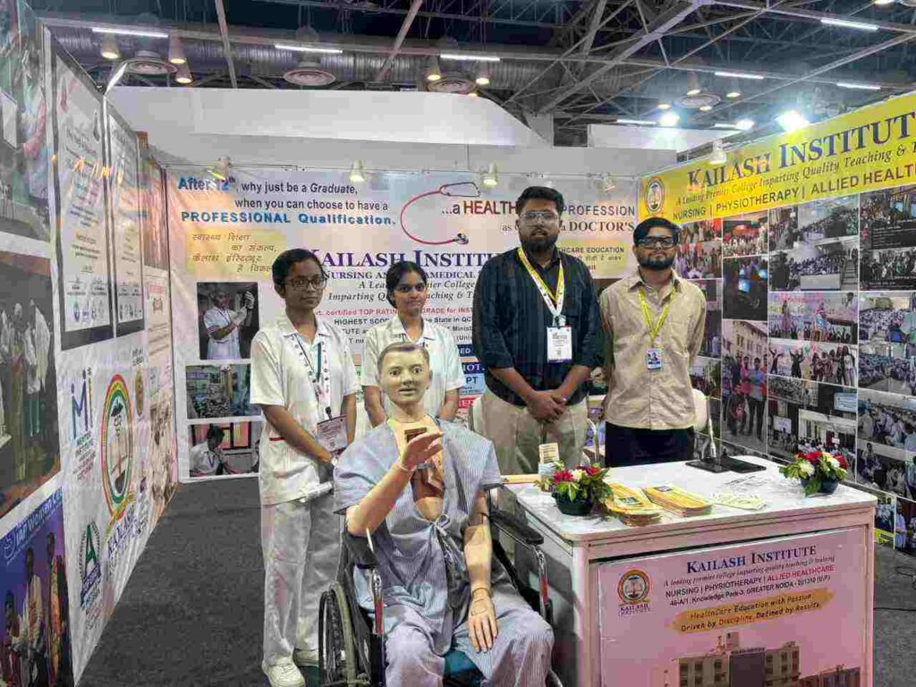 Kailash Institute's stall at UPITS became the centre of attraction, crowds gathered to get information about the courses.