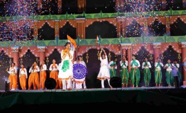 Vijay Mahotsav 2026 got off to a grand start with a devotional and patriotic music dance competition at Greater Noida Site 4.